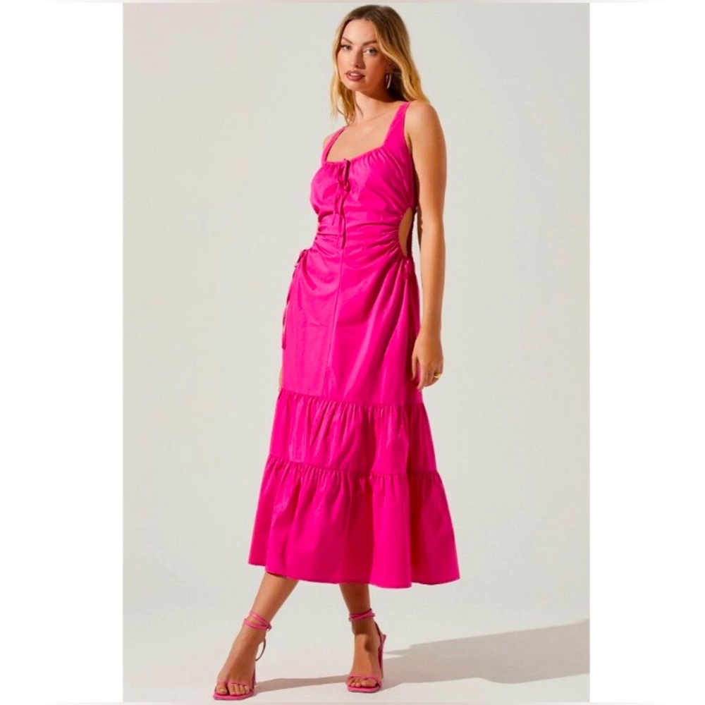 ASTR The Label NWT Bridget Side Cutout Tiered Midi Dress in Fuchsia size Large